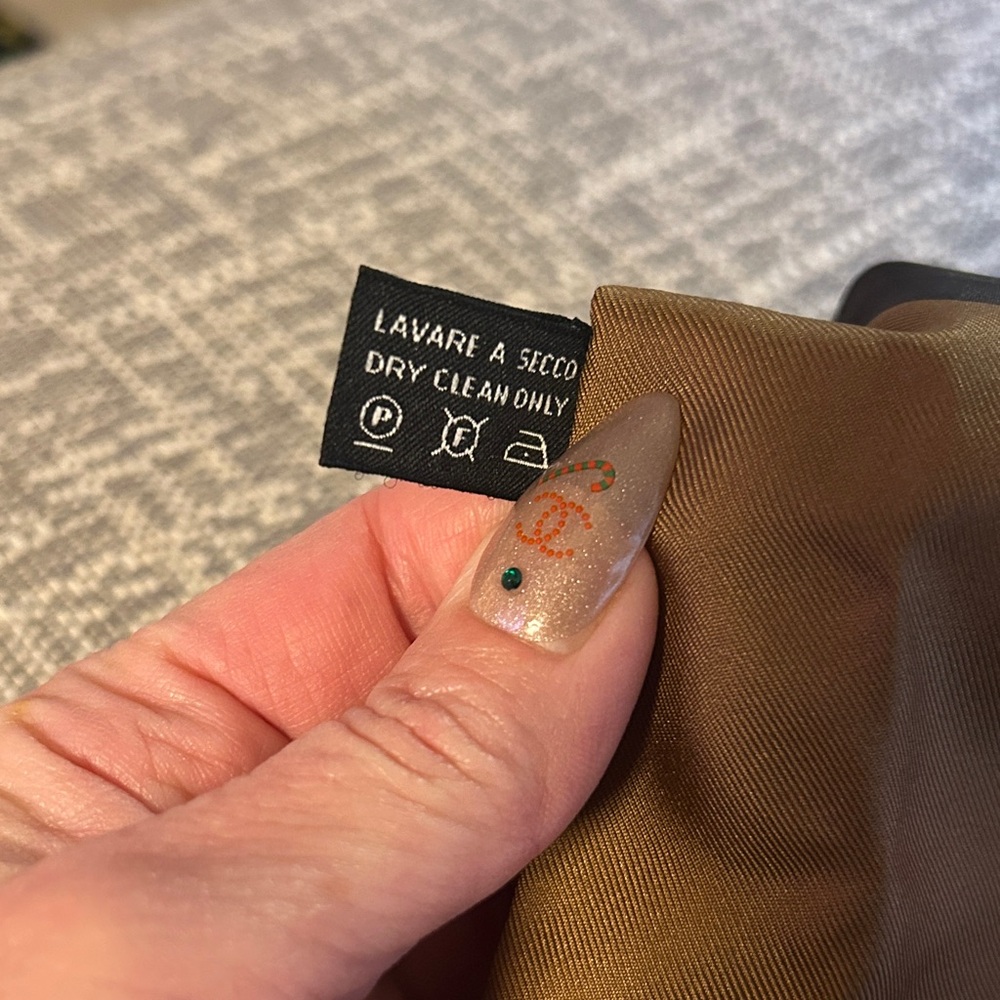 264. Gucci Brown GG Patterned Silk Twilly with scraf ring (coa) - Picture 7 of 8
